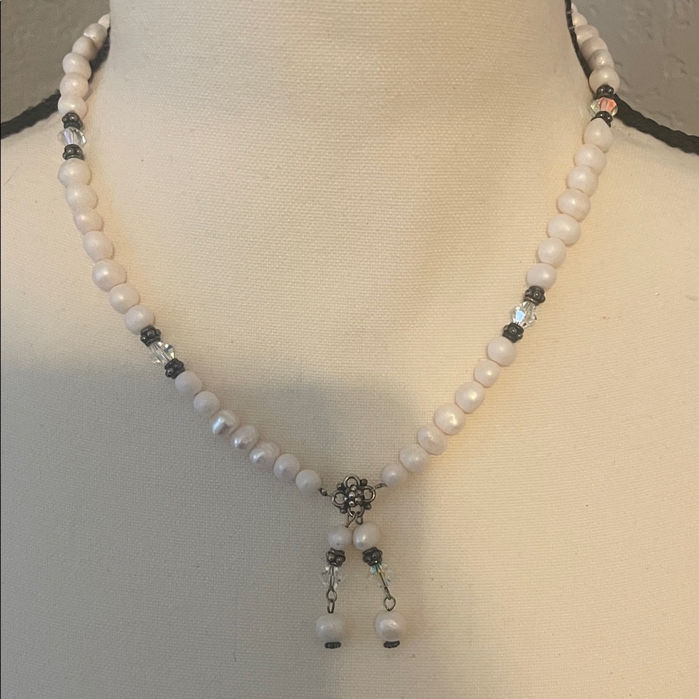 Elegant Pearl Beaded Necklace